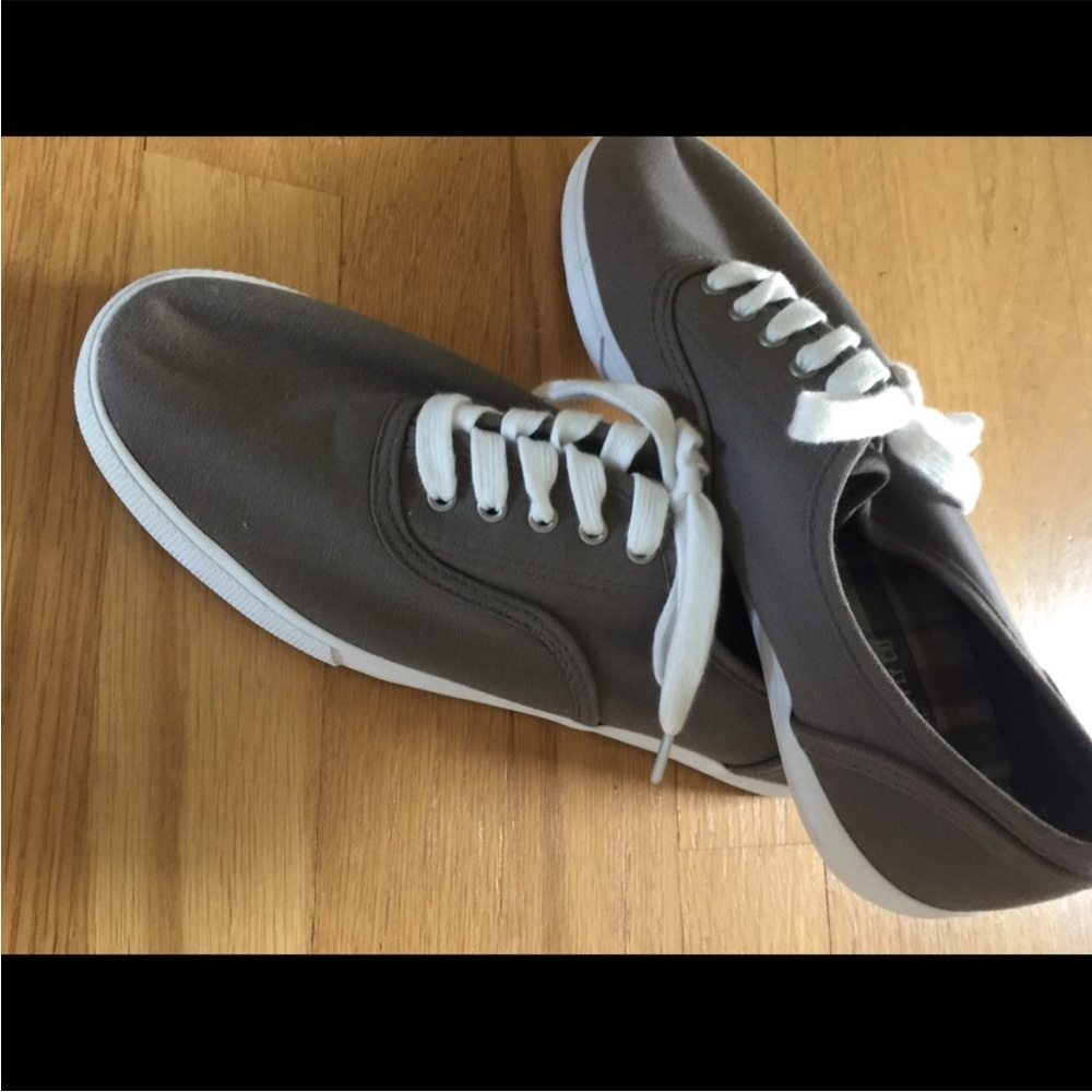 Mossimo Supply Co. Gray Sneakers with White Laces